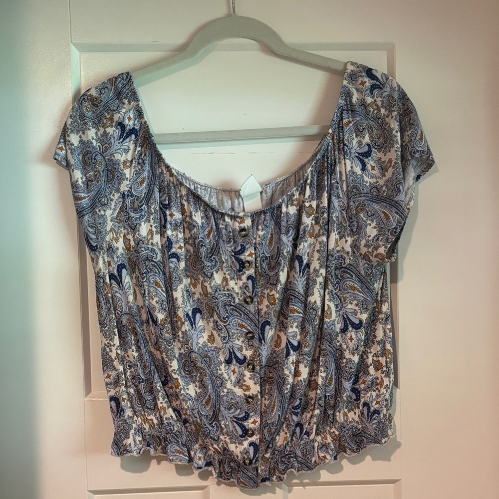 💥3 for $12💥 H&M Blue and Brown Paisley Blouse